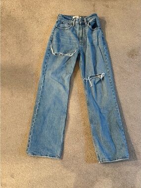 Abercrombie & Fitch Women's Blue Straight Leg Jeans with Knee Rips